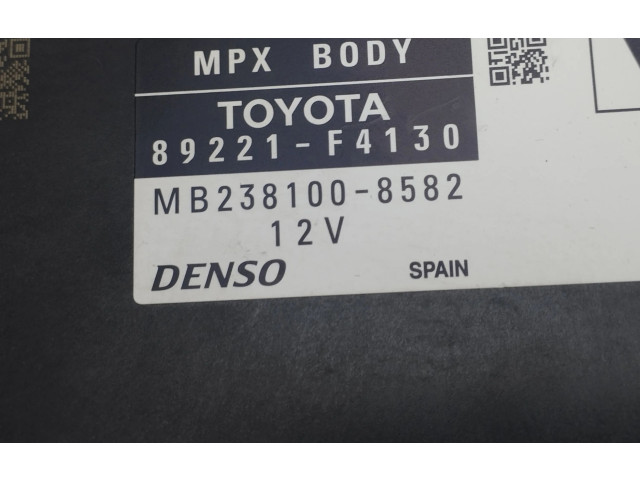 Блок предохранителей 89221F4130 Toyota C-HR