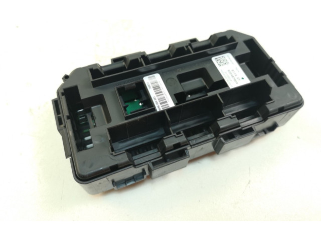 Pojistková skříňka 922487904 BMW 1 F20 F21 2012