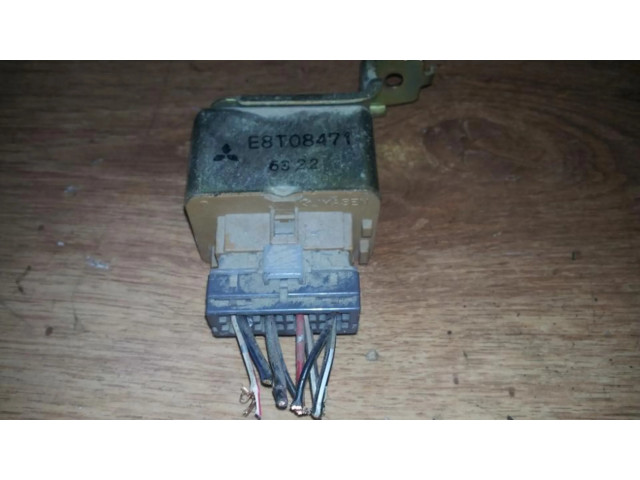 Блок управления e8t08471 Mitsubishi Lancer