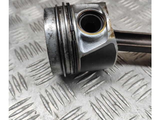 Поршень CBAB 03L107065G, 038105401J Volkswagen PASSAT B6