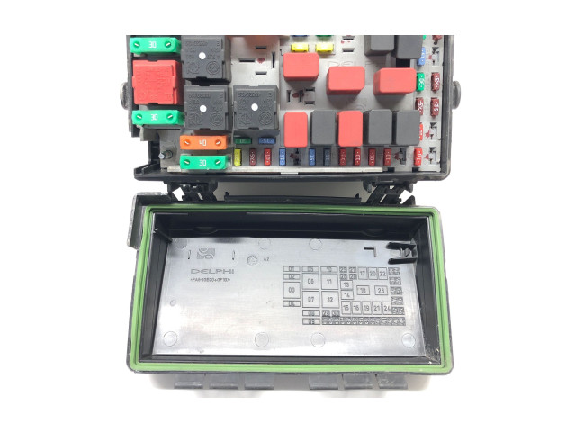 Блок предохранителей 51737885 Fiat Grande Punto