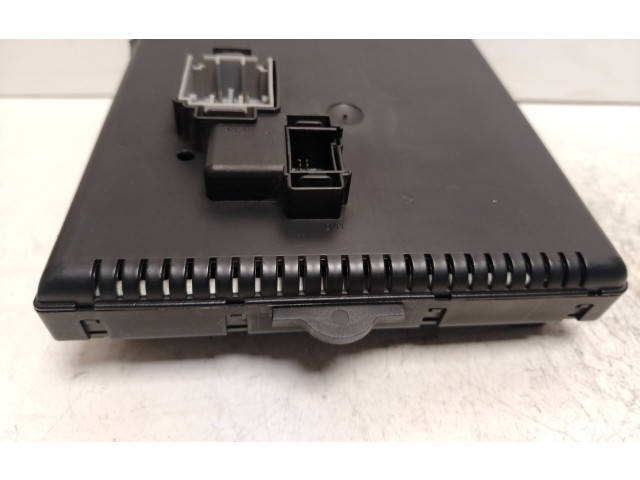 Блок предохранителей 30728512, 28017881   Volvo V70    