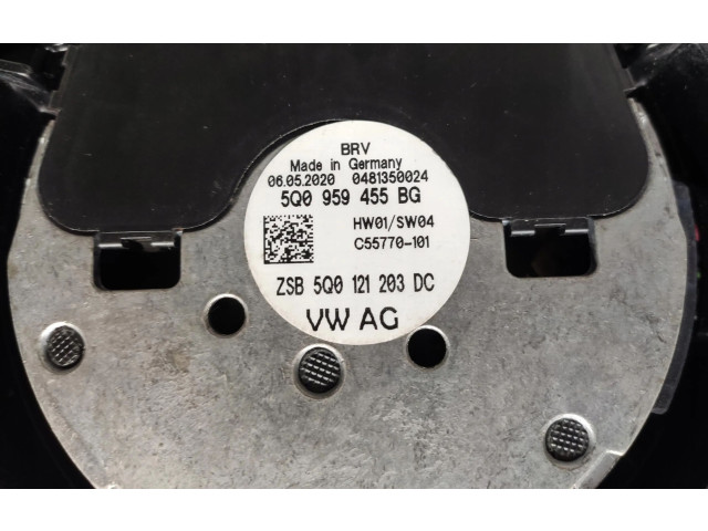 Вентилятор радиатора 5Q0121205N Volkswagen Golf VII