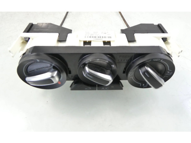 Блок управления климат-контролем 8XA820045A Audi A1