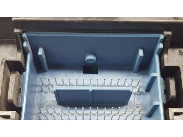   Pojistková skříňka 68381687AA   Jeep Compass 2018