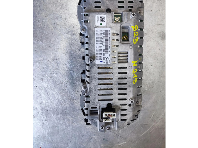 Přístrojová deska Mercedes-Benz E W213 2020