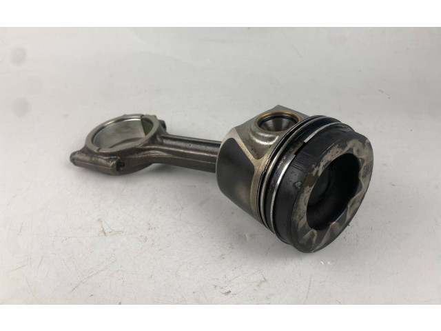 Поршень с шатуном 02604LA, 04LADE Audi A3 S3 8V