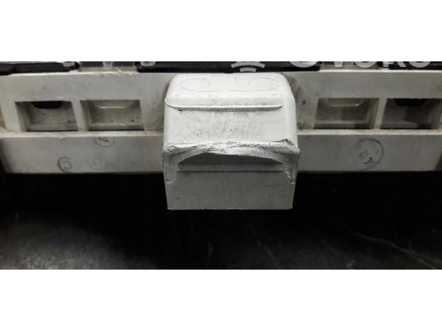 Přístrojová deska Nissan Almera Tino 2003 BU010