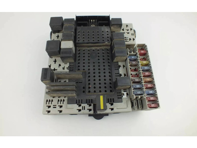 Блок предохранителей  08696098, 8679899   Volvo V70    