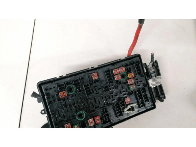 Блок предохранителей  13275881   Opel Insignia A    