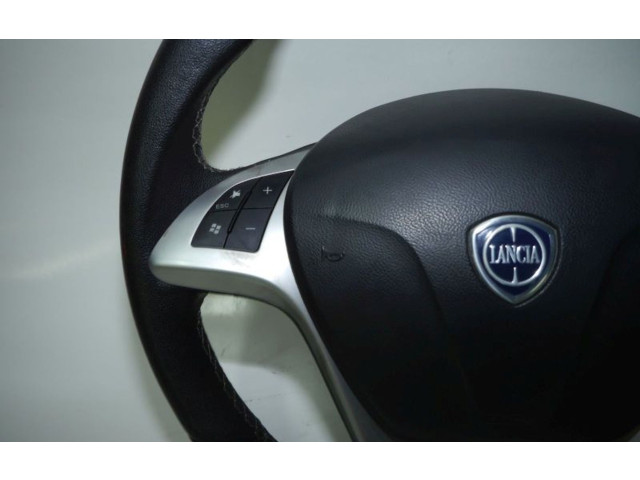 Руль Lancia Delta   -  года       