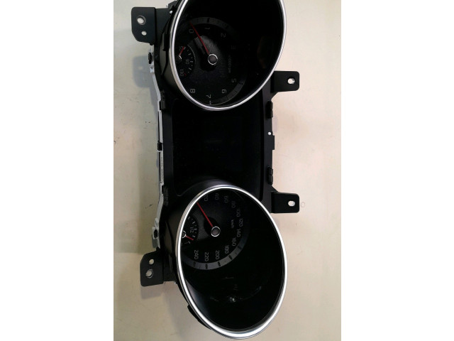 Панель приборов 94023J7061 KIA Xceed