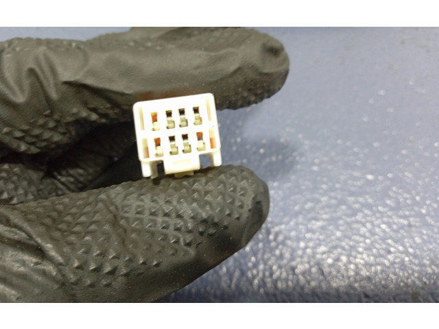 Зеркало электрическое Mazda MPV II LW 1999 - 2007 года