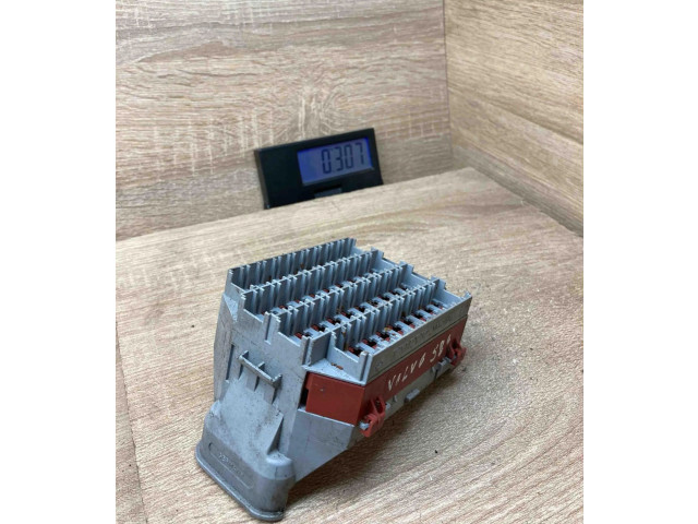 Блок предохранителей 9162439 Volvo S80