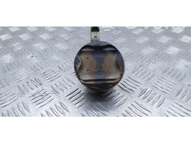  Поршень с шатуном  HR16  Nissan Juke I F15  