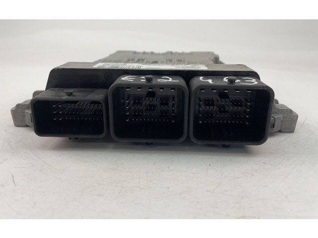 Блок управления двигателем Блок управления 31372489, S180134102D   Volvo V70