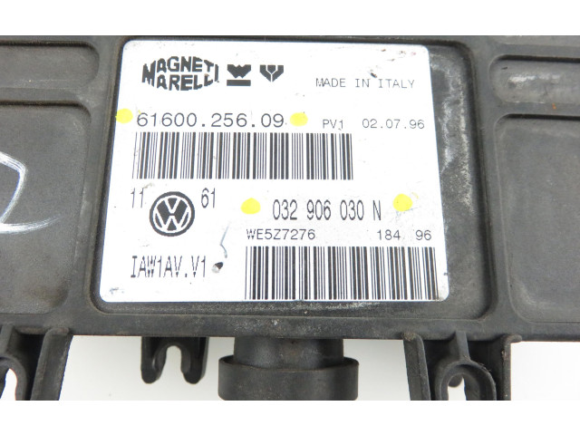 Блок управления двигателя 6160025609, 032906030N   Volkswagen Golf III