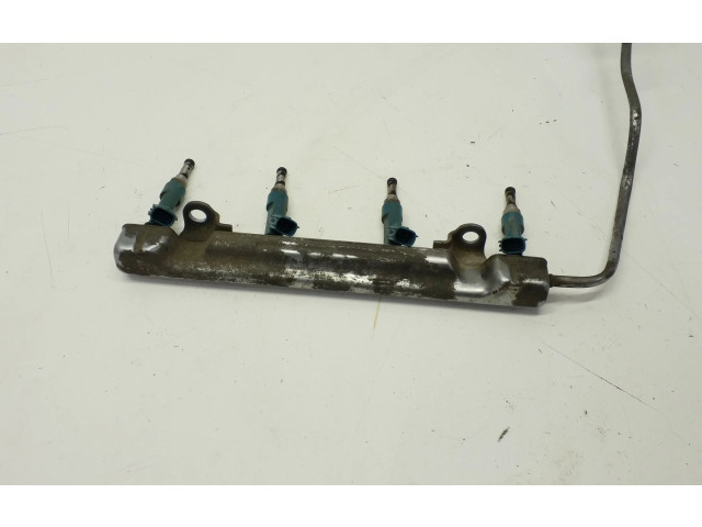 Vstřikovací lišta 2325037021 Toyota Prius+ (ZVW40)