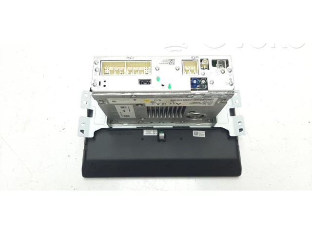 Радио/ проигрыватель CD/DVD / навигация