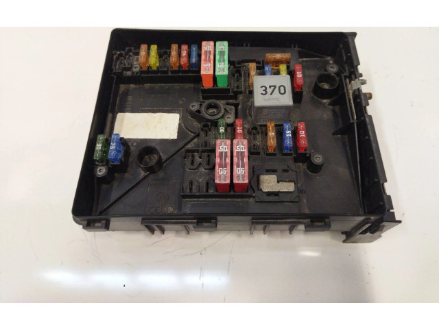 Pojistková skříňka 1K0937125C Volkswagen Golf VI 2004