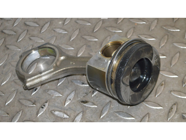 Поршень EE20Z Subaru Outback