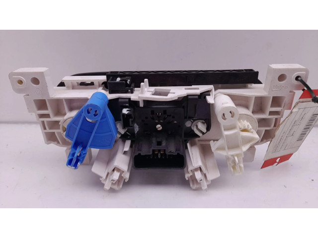 Блок управления климат-контролем    Dacia Logan II