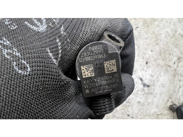 Vstřikovač A6510704987 Mercedes-Benz E W212 pro naftový motor 2.5 om651