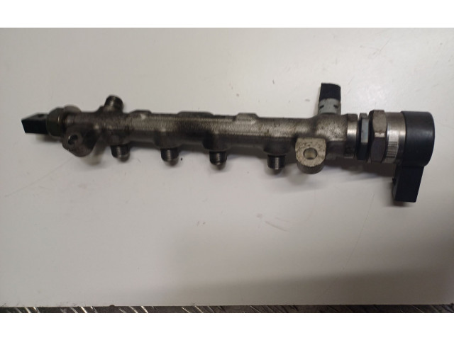 Топливная рампа 04L089B   Volkswagen PASSAT B8  