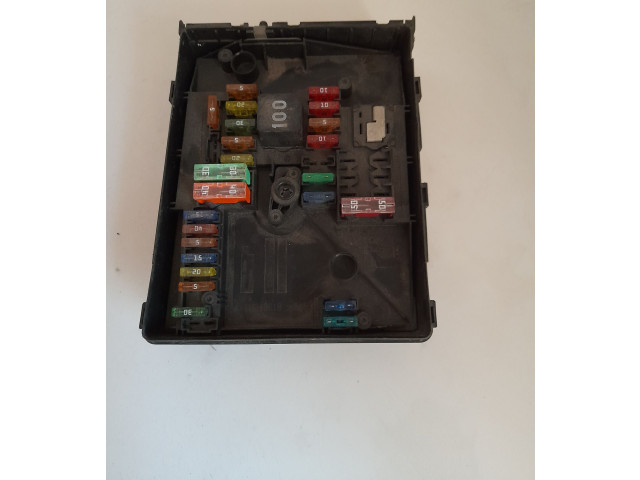 Pojistková skříňka 1K0937804L, 1K0937809B Volkswagen Caddy 2011