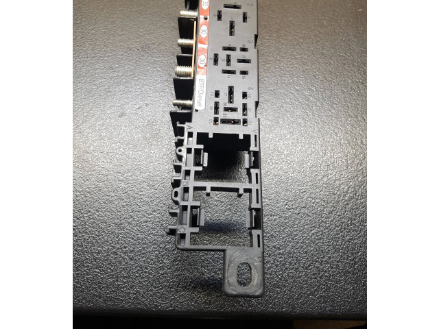 Pojistková skříňka 8D1941824 Audi A6 S6 C5 4B 2003