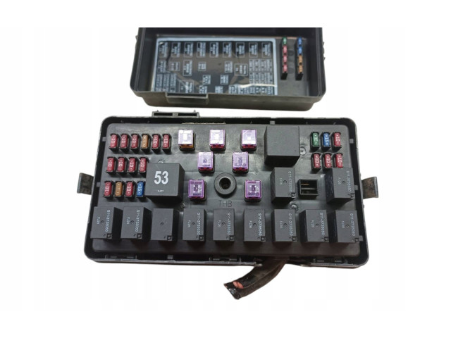 Блок предохранителей 05064053AJ Dodge Nitro