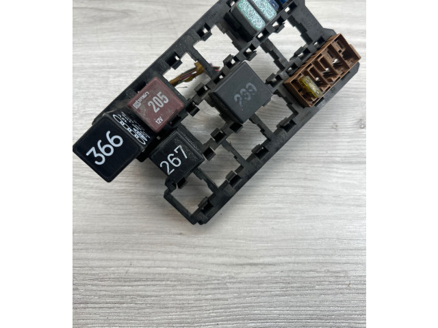 Pojistková skříňka 4A0937503A Audi A6 S6 C4 4A 1995