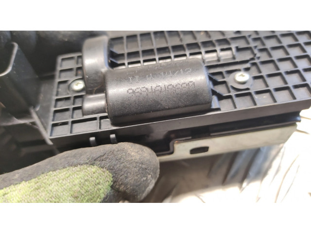 замок багажника 9694048680, 9151487499H    Citroen DS5 2011-2018 года