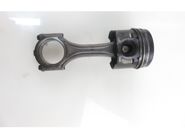 Поршень с шатуном 4HN Mitsubishi Outlander