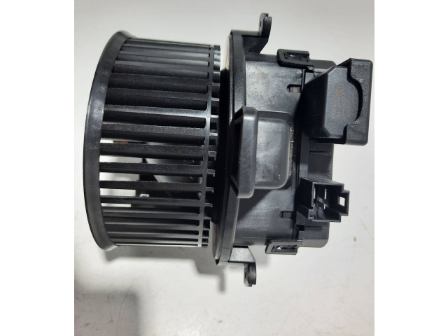 Вентилятор печки    4M1820021C   Audi Q5 SQ5