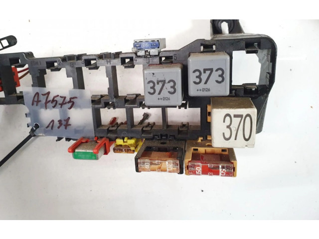   Pojistková skříňka 8d1937545   Volkswagen PASSAT B5.5 2002