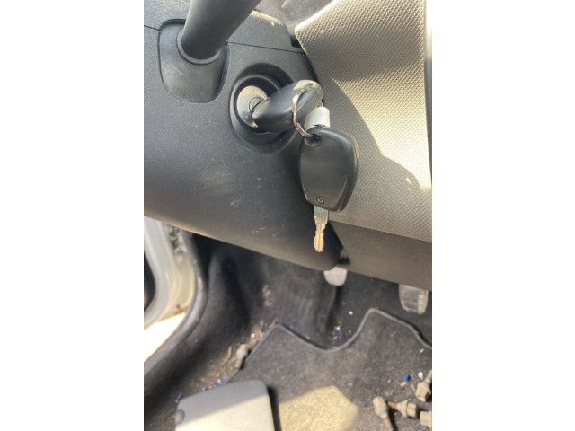 Комплект блоков управления 8201117953 Dacia Sandero