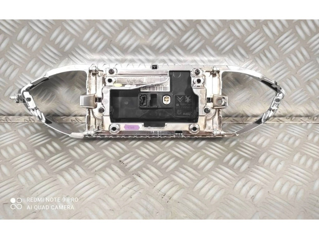 Дисплей 9824298580, 06980930 Citroen C3 Aircross