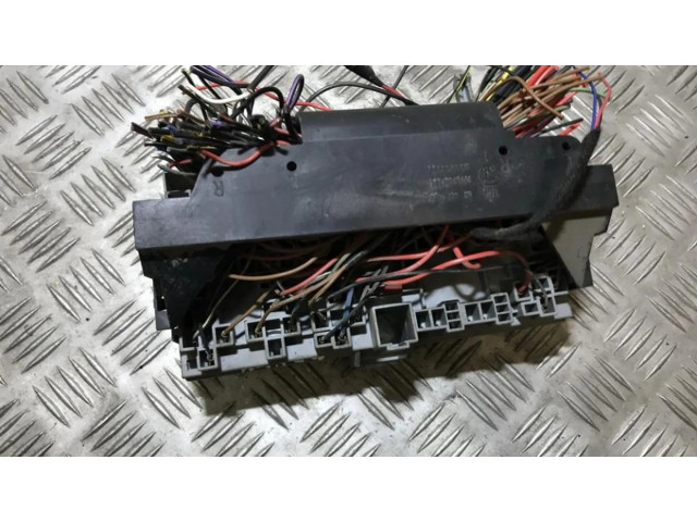   Pojistková skříňka 90483952, 008065444   Opel Corsa B 1995