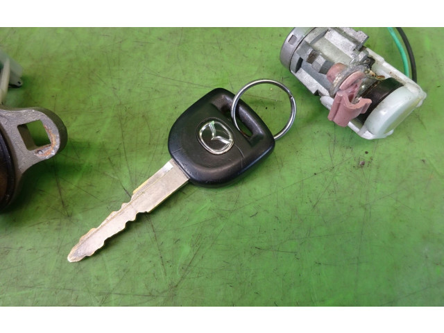 Řídící jednotka Mazda MPV II LW 1999