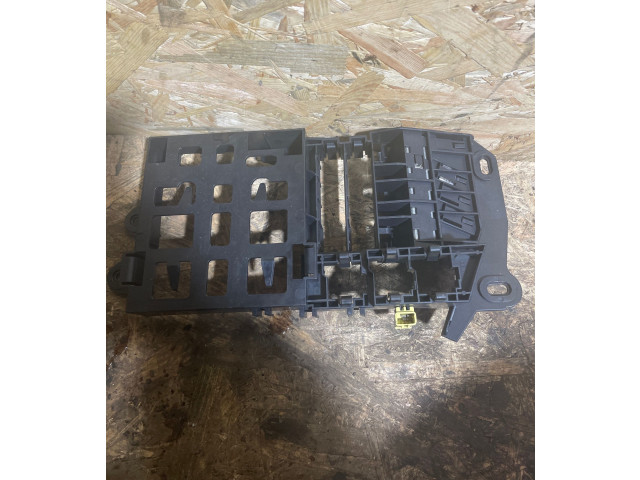 Блок предохранителей  4F0971845   Audi A6 S6 C6 4F    