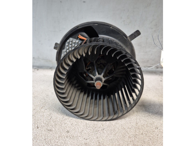Вентилятор печки 1K1820021 Audi Q3 8U