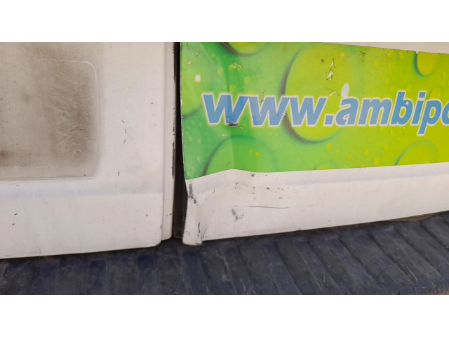 Задняя дверь