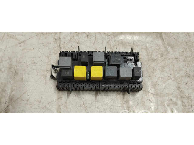 Блок предохранителей A1669068201   Mercedes-Benz GL X166    