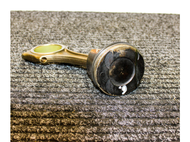 Píst 06M100C Audi Q5 SQ5 CWGD