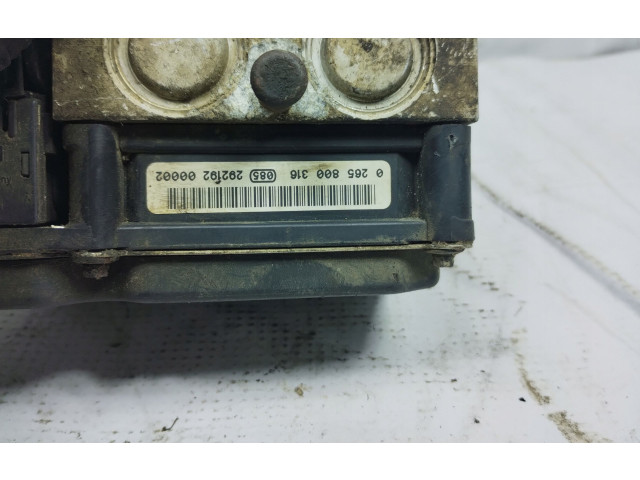 Jednotka ABS 8200229137, 8200229137 Renault Clio II 2004