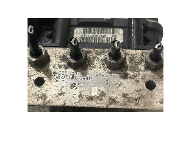 Блок АБС 0265236012, 3420305 BMW X3 E83 2003 - 2010 года
