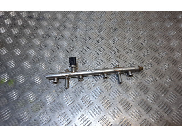 Топливная рампа 06K133317G Audi A3 S3 8V 1.8