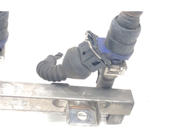 Топливная рампа 078133681   Audi A6 S6 C5 4B  