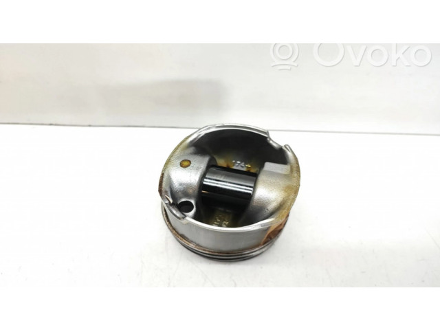 Píst BMW 5 F10 F11 pro naftový motor 3.0